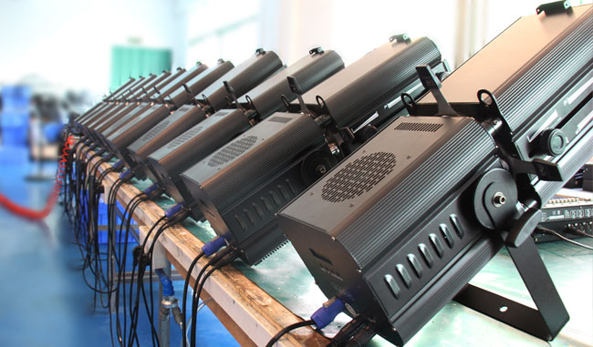 Wie entscheiden Sie sich für einen Bühnenbeleuchtungshersteller? Vangaa-Beleuchtung, Ihre sichere Wahl