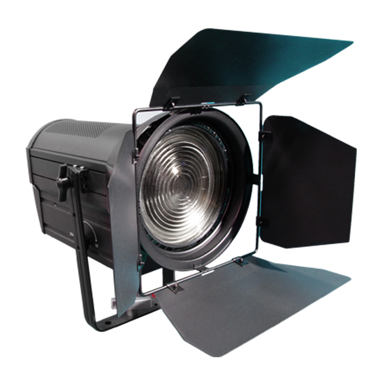 LED Fresnel-Scheinwerfer (1)