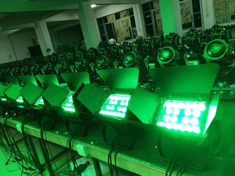 24 St&uuml;ck 4-in-1-LED-Wandfluter f&uuml;r den Au&szlig;enbereich (1)