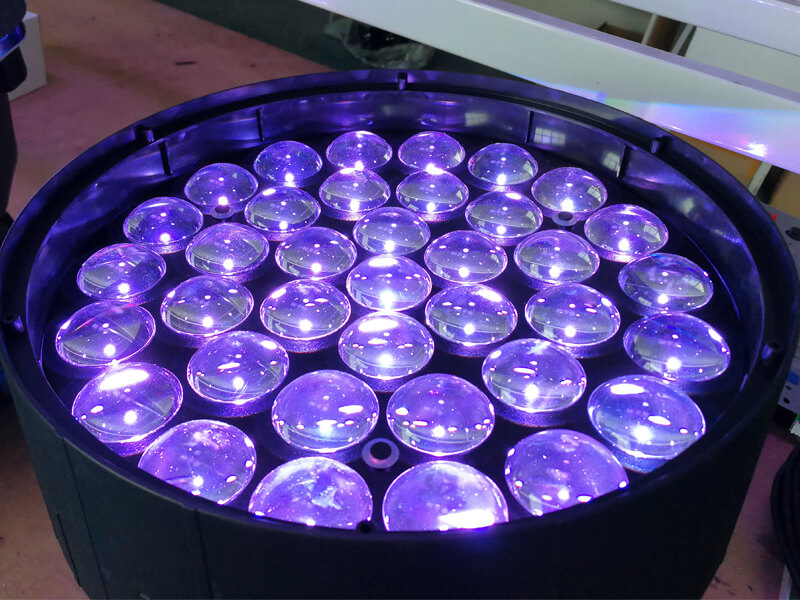 37-teiliges 4-in-1-LED-Moving-Head-Waschlicht