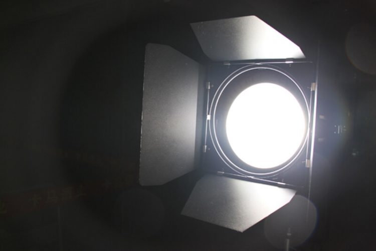 High Lux 100W LED-Fresnel-Licht für Art Studio