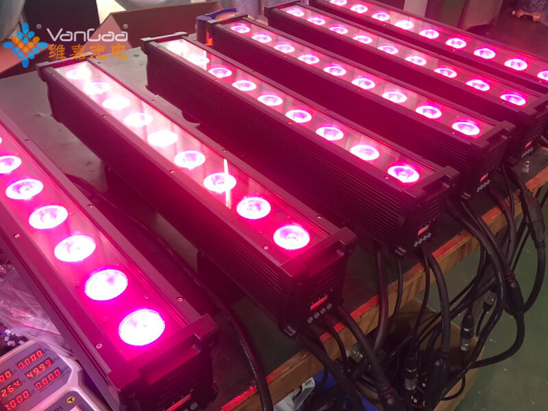 Herstellung von 2 Fu&szlig; 9 St&uuml;ck 18 W LED-Wandfluter (7)