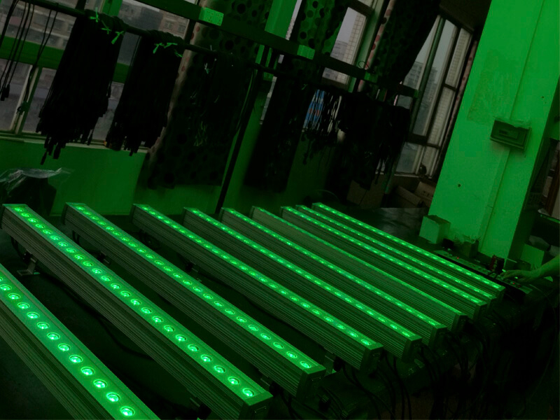 24 Stück 3in1 LED-Außenlichtleiste