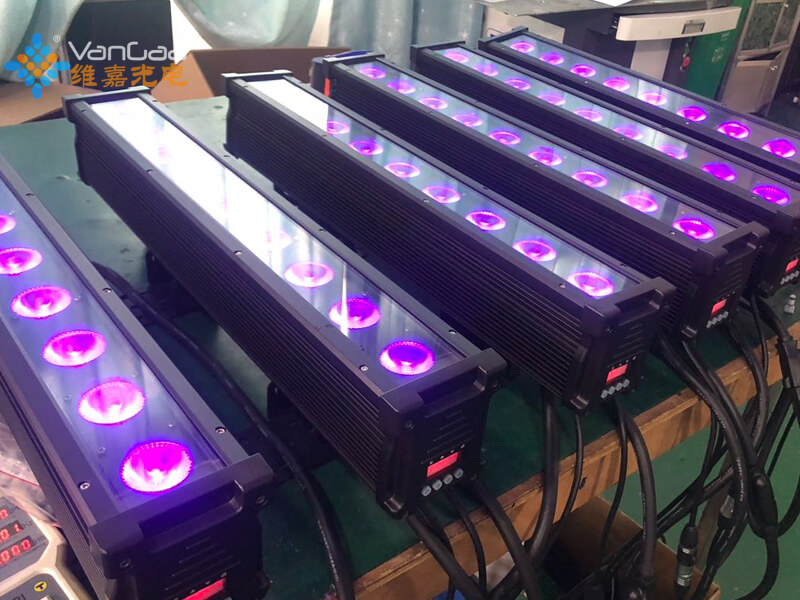 Herstellung von 2 Fu&szlig; 9 St&uuml;ck 18 W LED-Wandfluter (8)