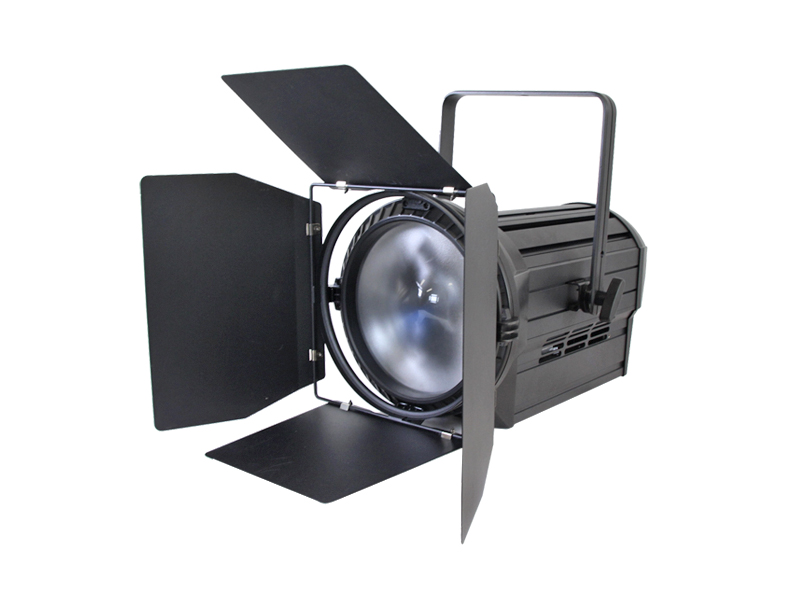 400 W 5-in-1 RGBAL bunter LED-Fresnel-Scheinwerfer mit hohem CRI
