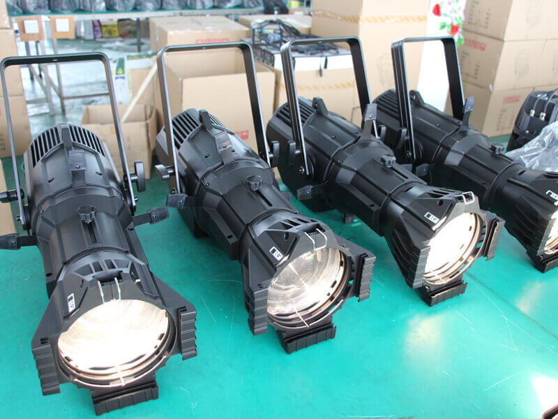 LED 4IN1 RGBW Profilspot Leko Light