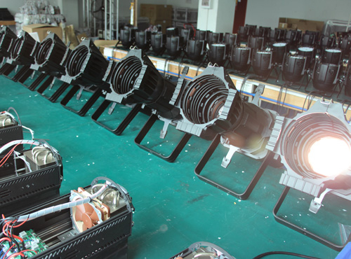 200 W digitaler LED-Scheinwerfer Leko mit fester Linse und Profil, LED-Ellipsenstrahler