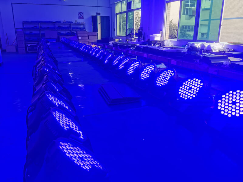 18pcs 4in1 LED-Innen-Par-Licht (3)