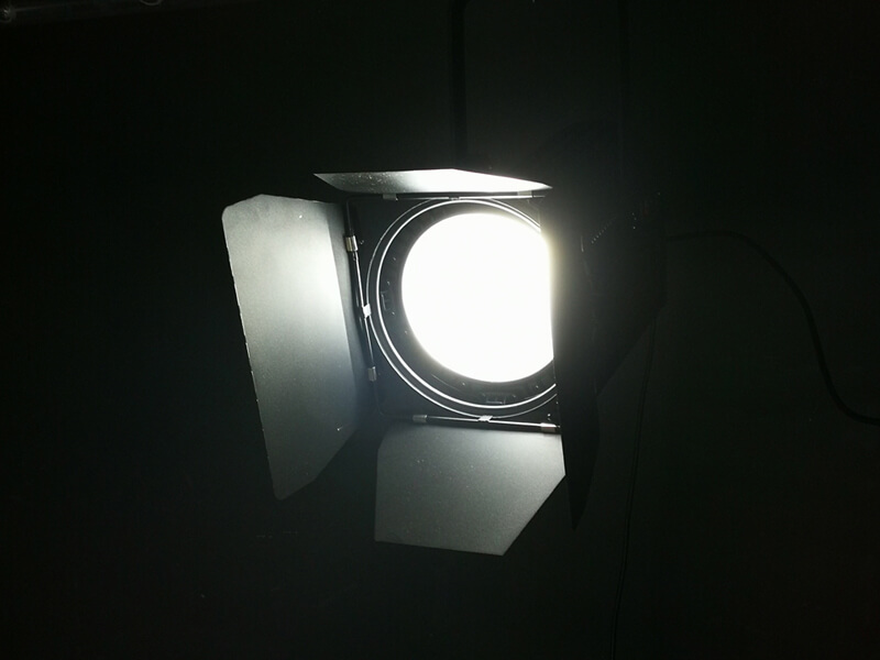 Ferngesteuertes 200-W-LED-Fresnel-Licht für Theater