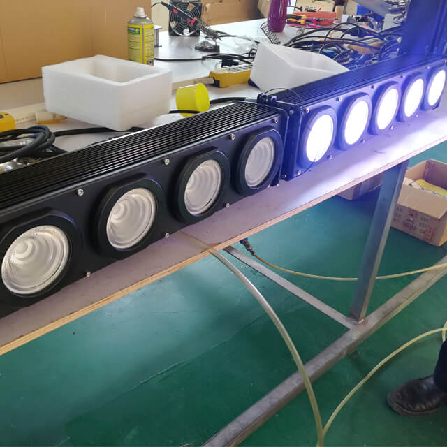 5 Köpfe 10 W 3-in-1-Pixel-Matrix-Blinder-Licht für den Außenbereich
