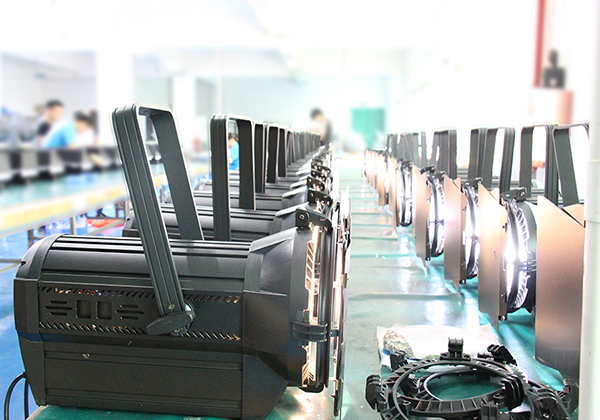 Warum wählen Sie Vangaa-Beleuchtung LED-Binde-Fresnel-Scheinwerfer?