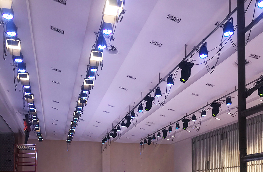 Was ist die Helligkeit des LED-Konferenzlicht?